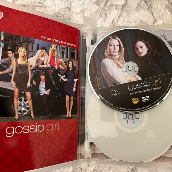 Gossip Girl Season 1 DVD - Picture 2 of 6